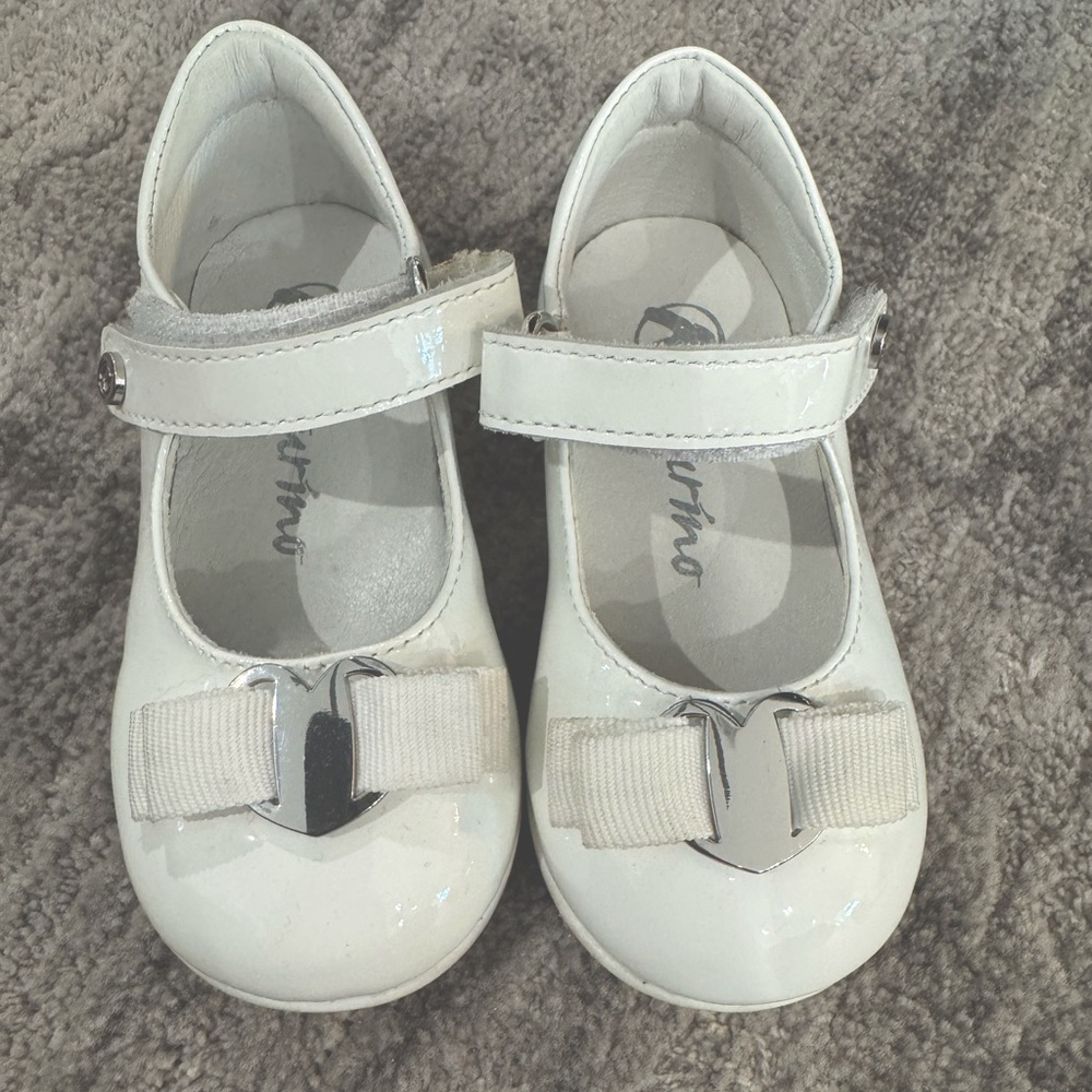 Naturino Mary-jane shoes in white patent